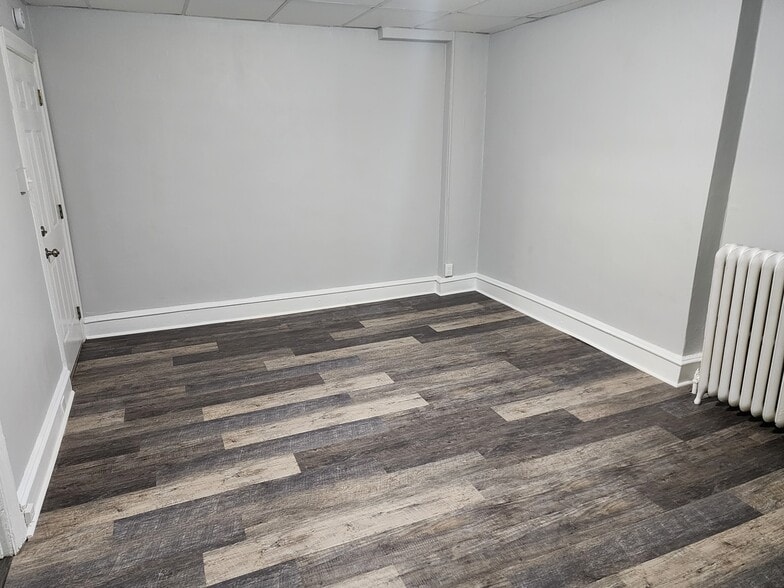 Living Room 2 - 109 S Easton Rd