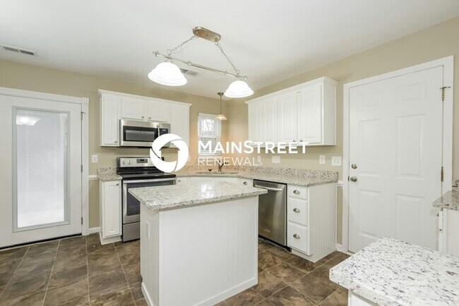 Building Photo - 3 Bedroom Pet-Friendly Home in Huntersville, NC with Main Street Renewal