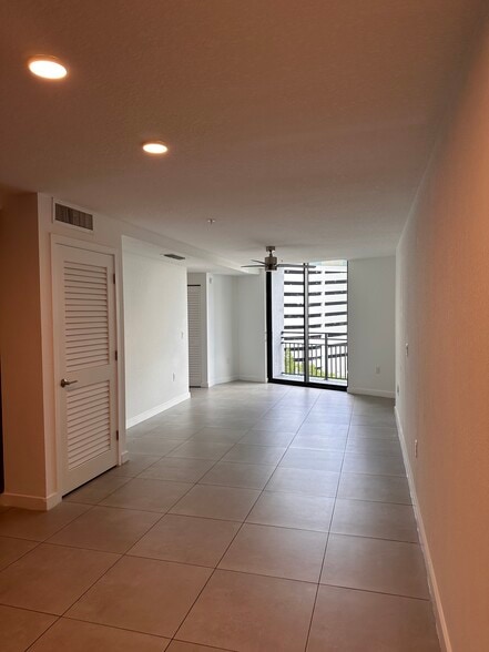 Building Photo - 1234 NW 8th Ct