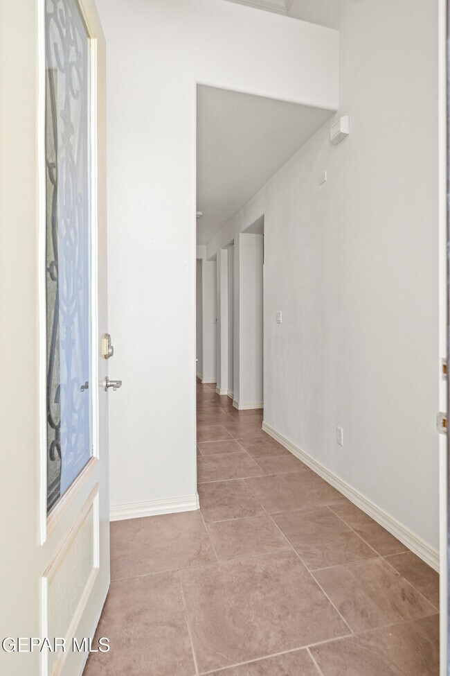Building Photo - 14116 Rainbow Point Dr