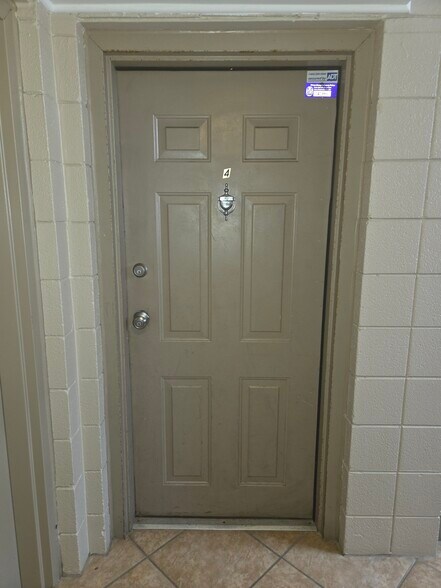 Unit 4 - 6300 Hil Mar Dr