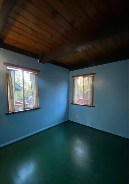 Building Photo - 875 Orange Ave