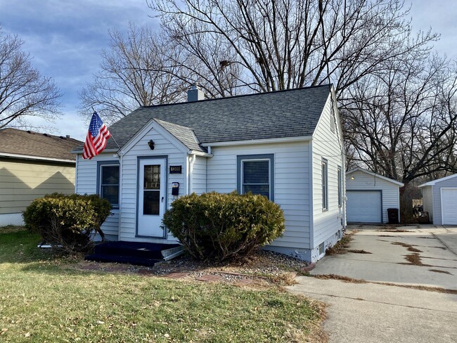 Building Photo - 1309 St Joseph Ave