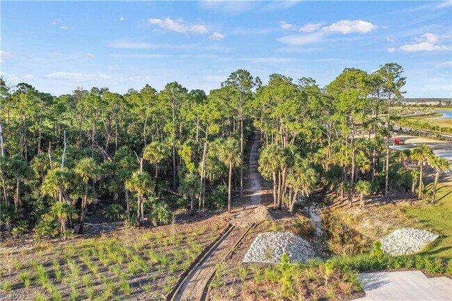 Building Photo - 15935 Grassland Ln