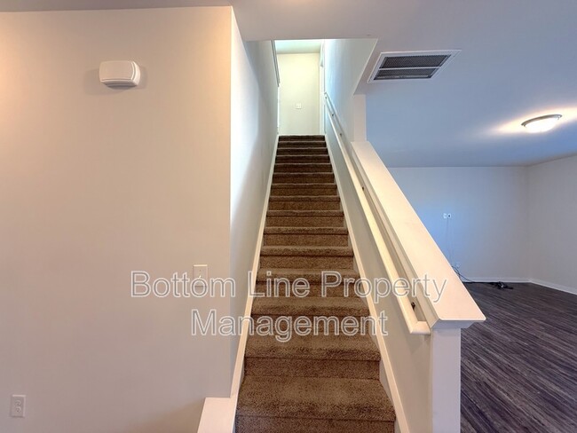 Building Photo - 706 Anglin Forest Way