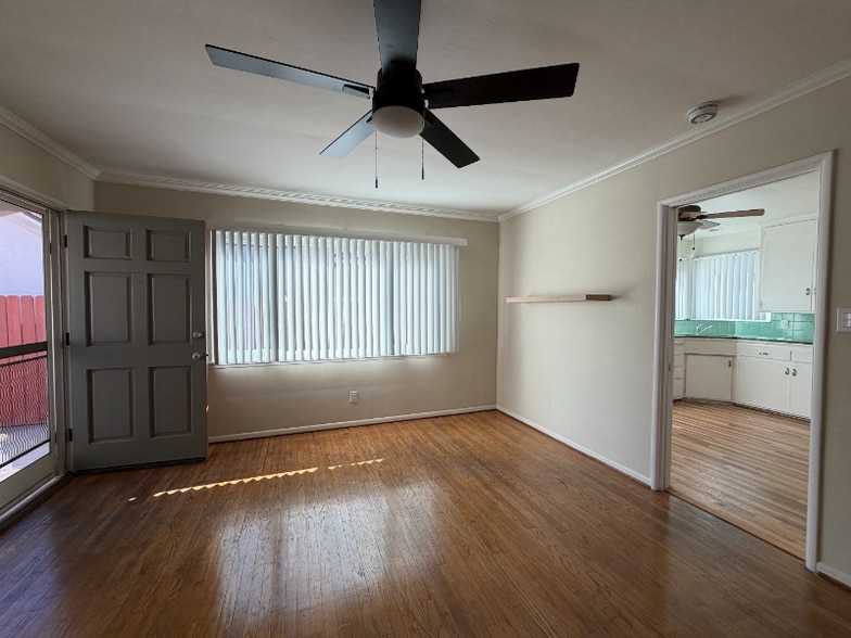 Building Photo - 128 W Rosslynn Ave