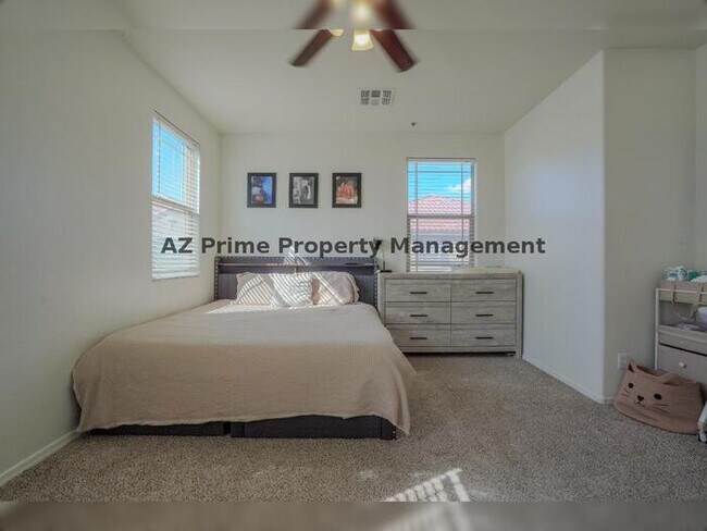 Building Photo - 8115 W Lynwood St