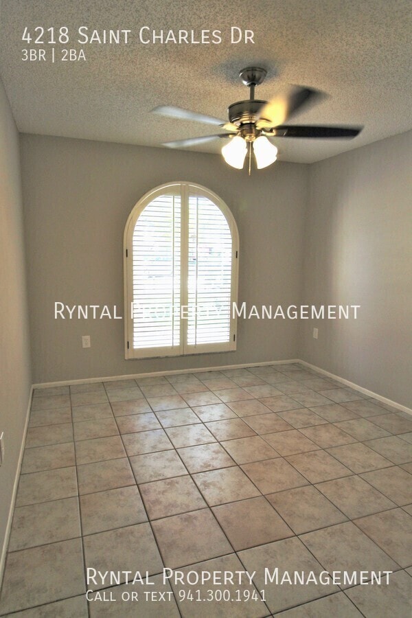 Building Photo - 4218 St Charles Dr