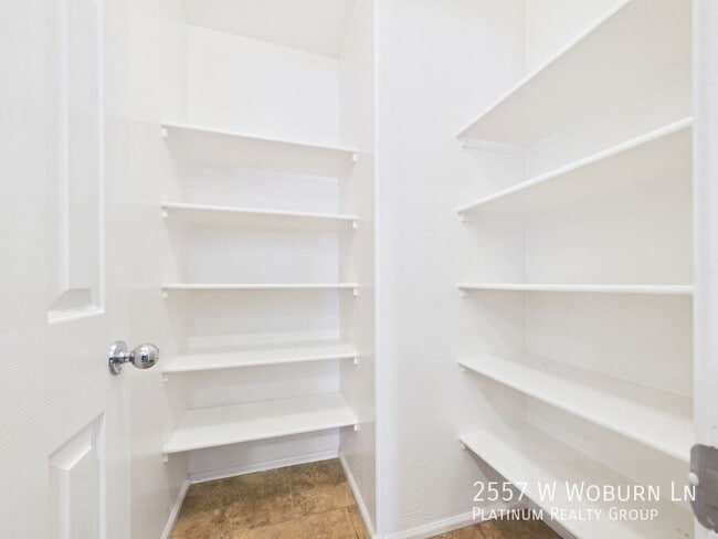 Building Photo - 2557 W Woburn Ln