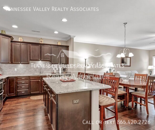 Building Photo - 7013 Pemmbrooke Shire Ln