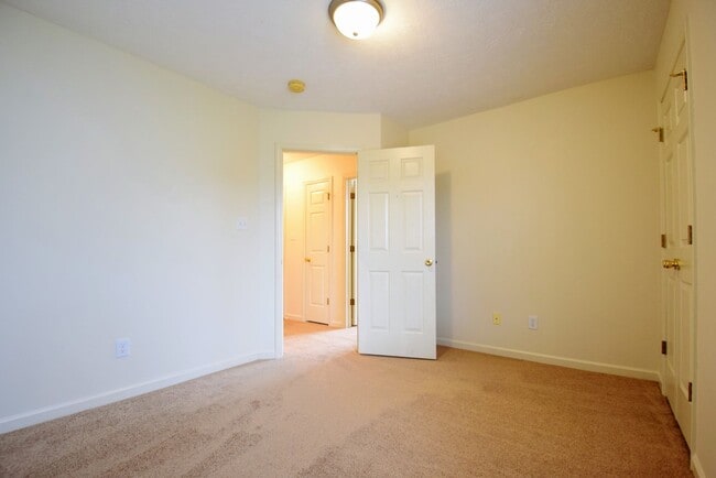 Building Photo - 127 Bluewater Drive