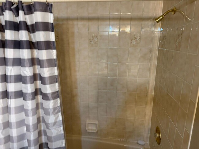 Building Photo - 229 Shea Dr