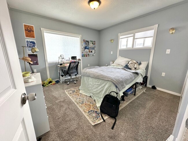 Building Photo - 382 N 200 E