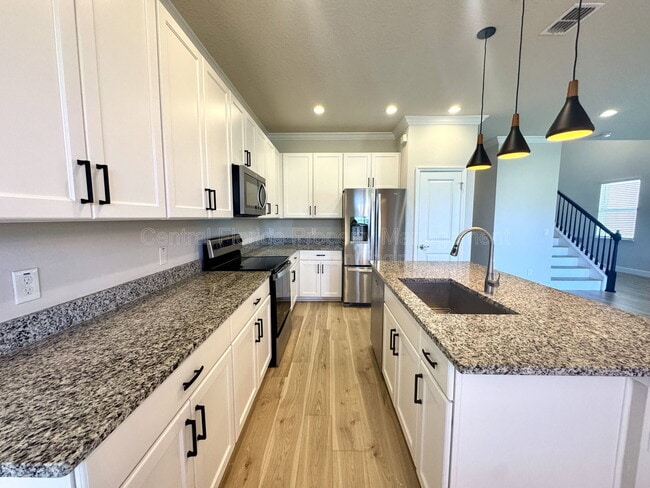 Building Photo - 3615 Voyager Ln