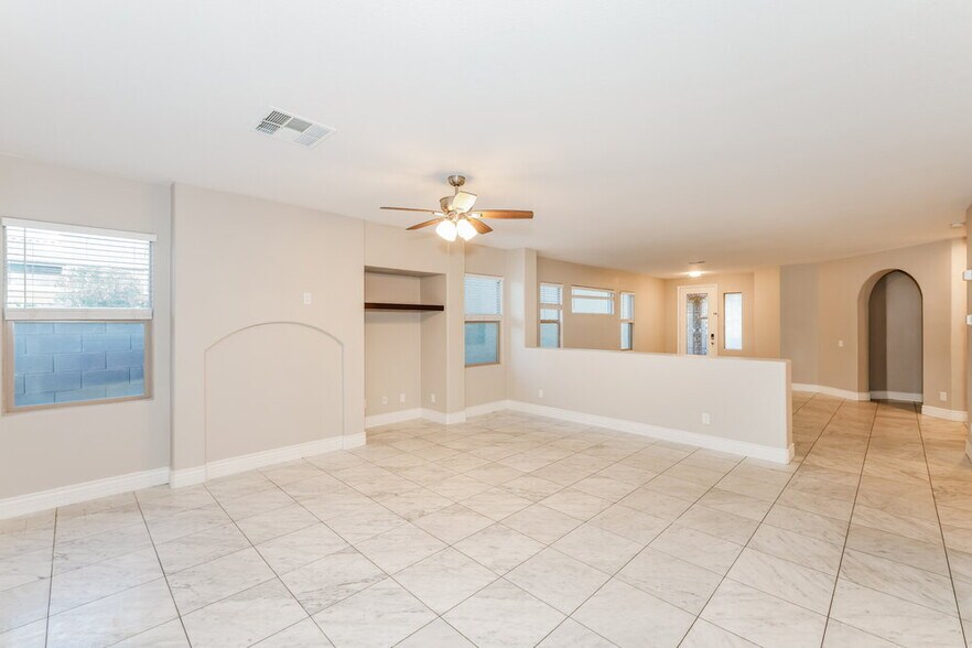 Building Photo - 196 Broken Putter Way