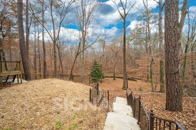 Building Photo - 2817 Altadena S Way