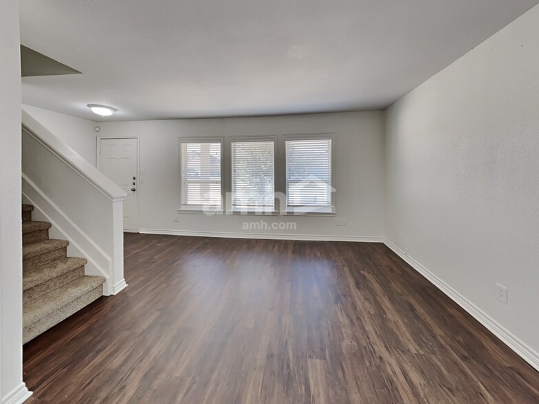 Building Photo - 416 Madison Pl