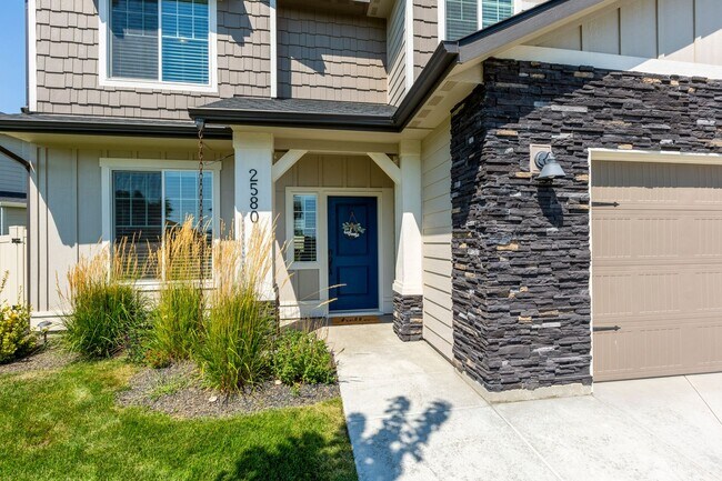 Building Photo - Beautiful Home in the Heart of Eagle