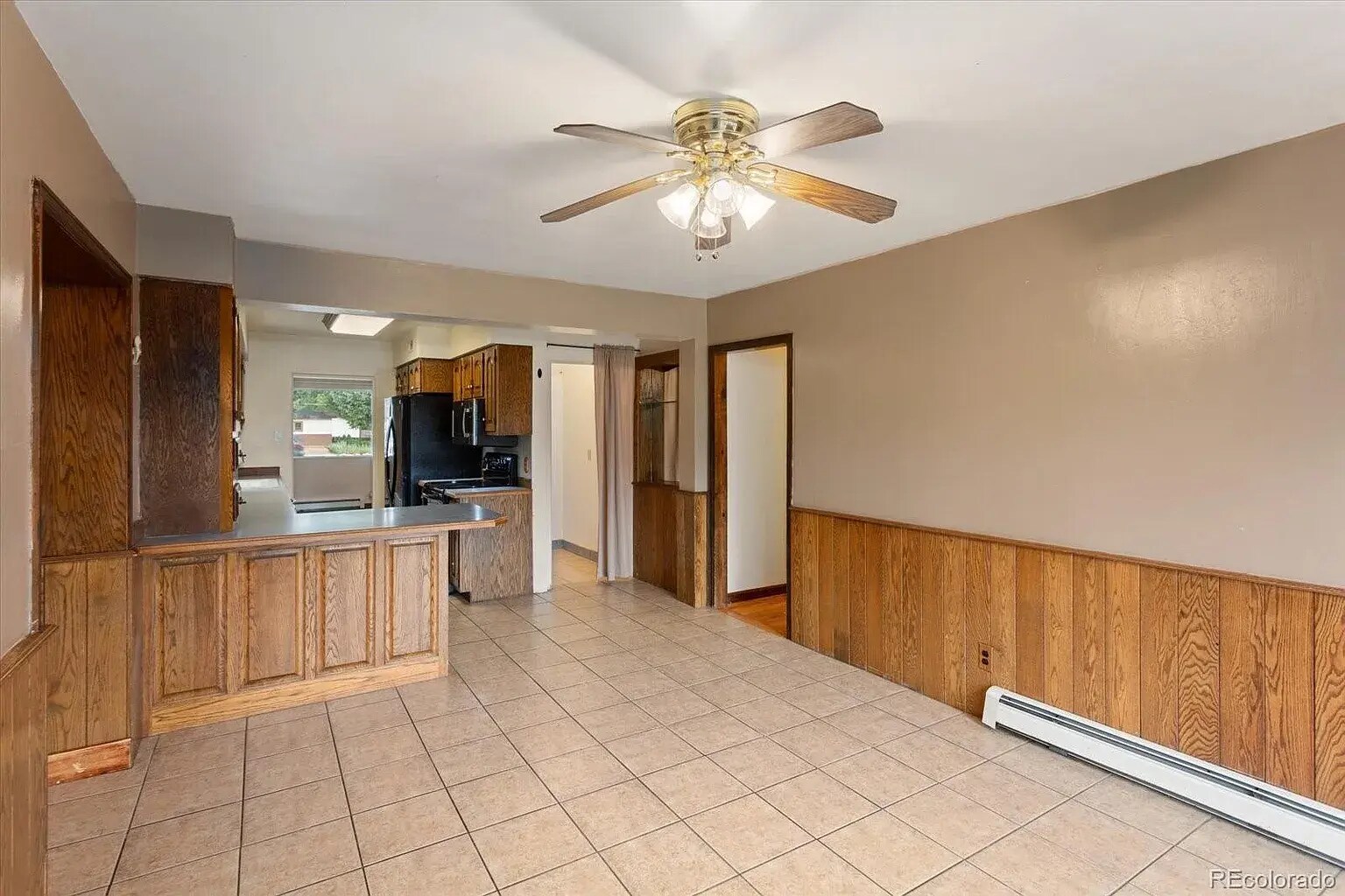 Dining Room - 413 Poncha Blvd