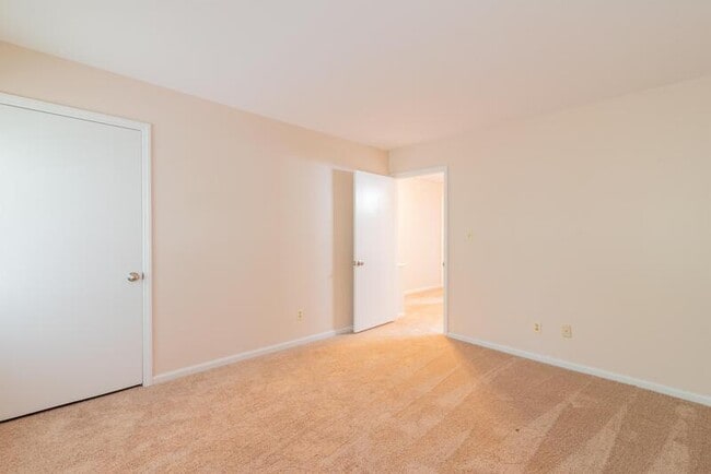 Building Photo - 4631 Old Lantern Way