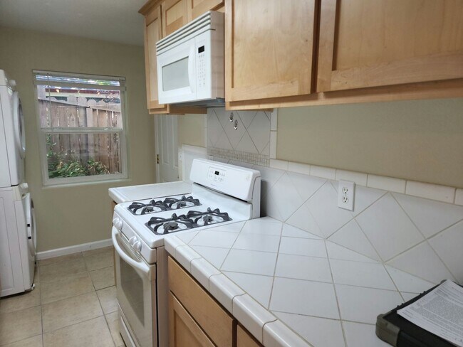 Building Photo - 104