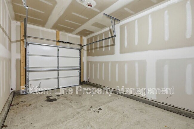 Building Photo - 1117 Dakine Dr