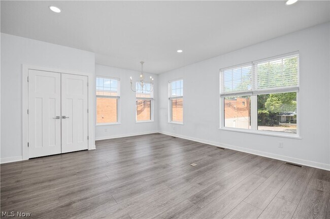 Building Photo - 2059 W 34th Pl
