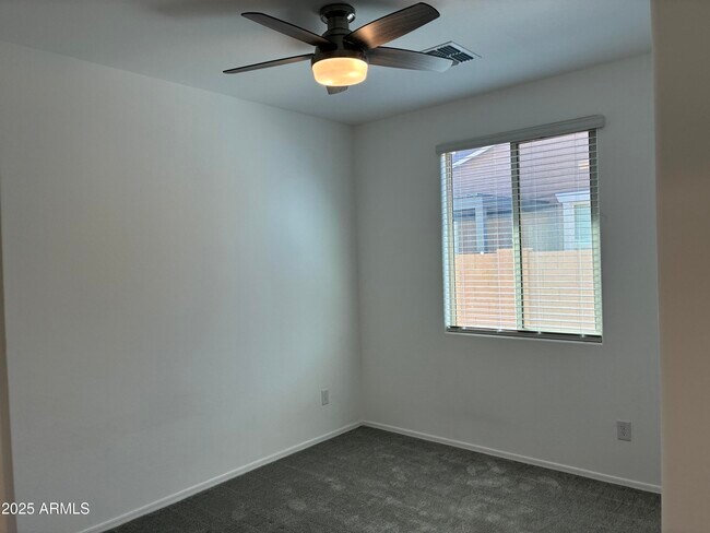 Building Photo - 813 S 107th Dr