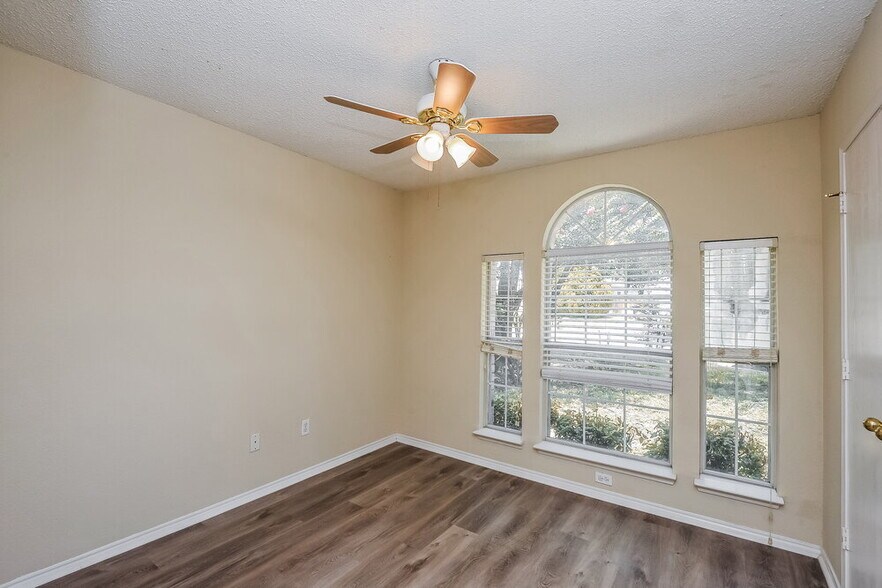 Building Photo - 6366 Twilight Cir