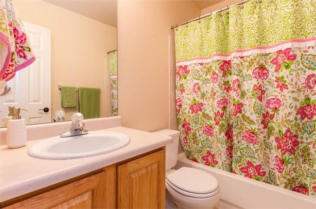 Building Photo - Charming 3-Bedroom Home in Prime Rock Cree...