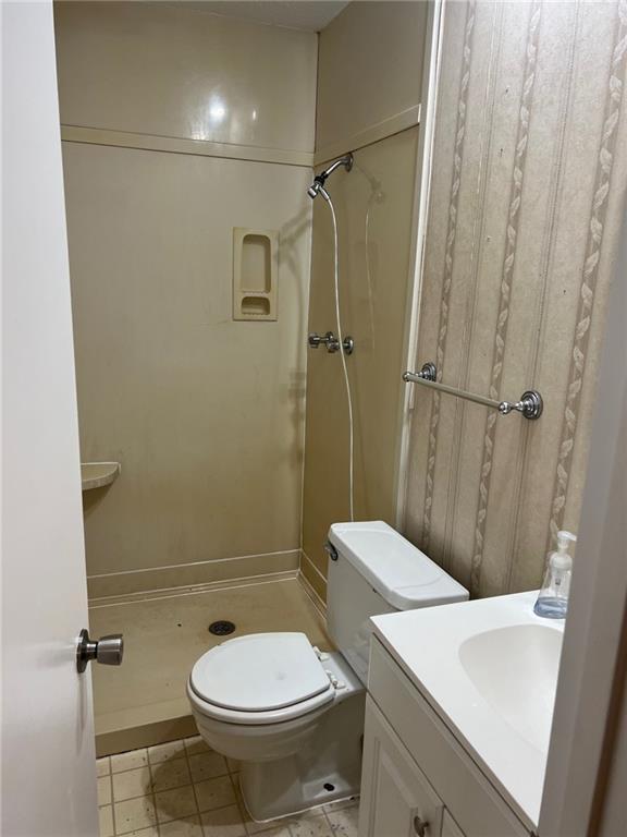 Building Photo - 4861 Woodcliff Dr N