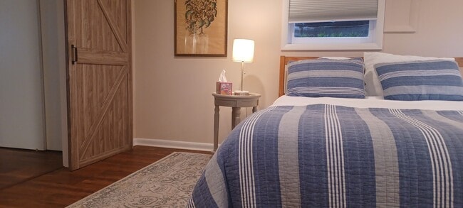 Building Photo - 402 13th ST NE