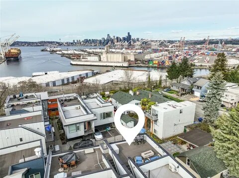 Building Photo - 2064 SW Charlestown St