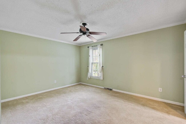 Building Photo - 978 Governors Rd