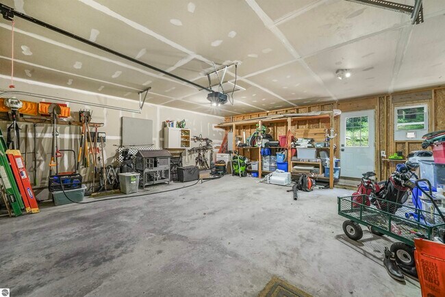 Building Photo - 7320 Peninsula Dr