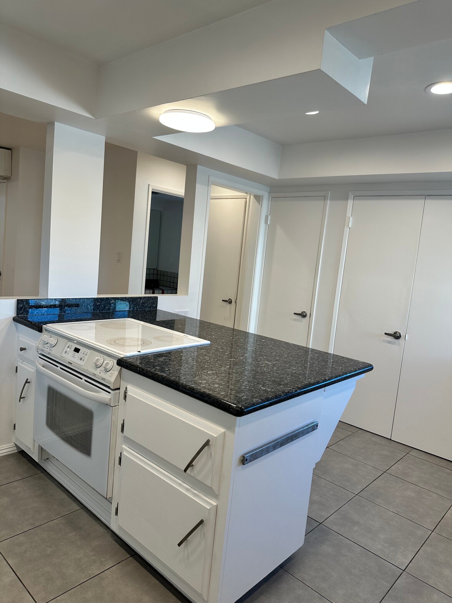 Building Photo - 24 Lighthouse St