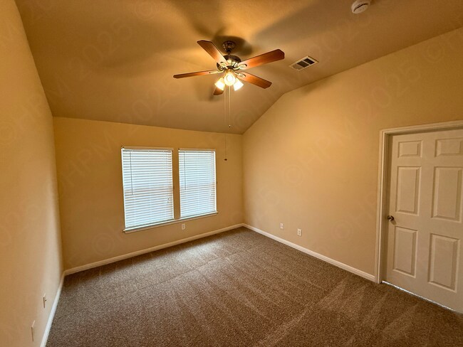 Building Photo - 18434 Rogers Bend