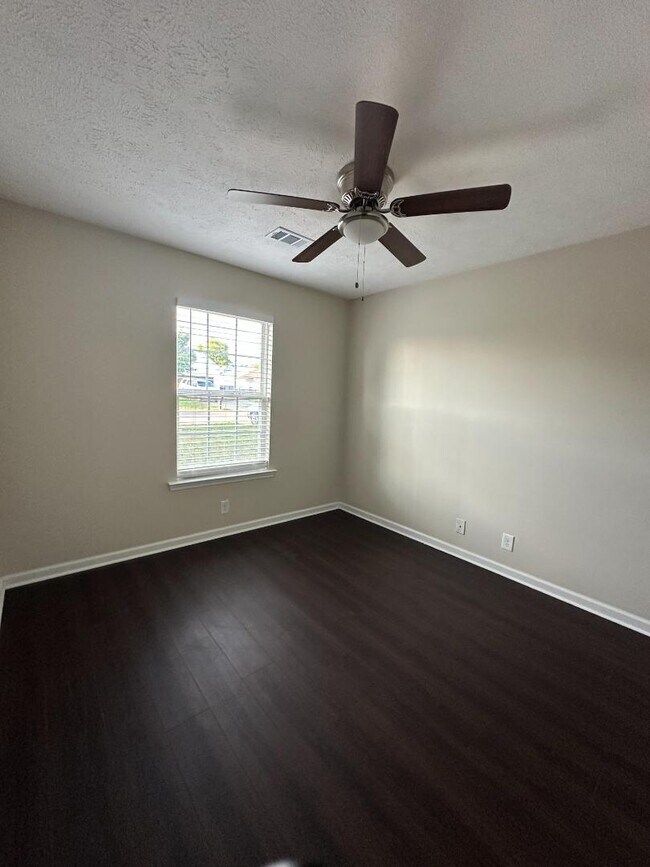 Building Photo - 1171 Catawba Way