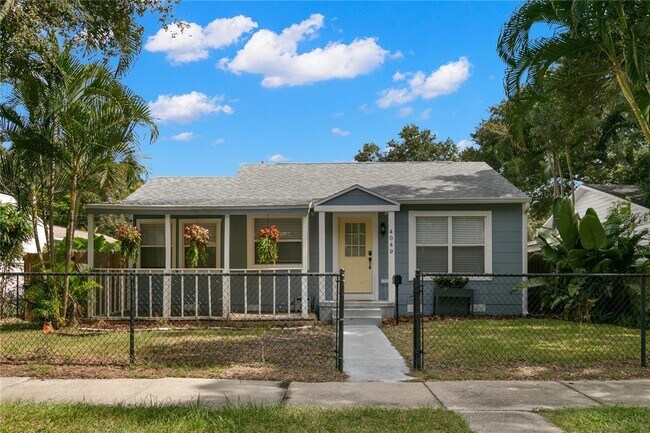 Building Photo - 4049 Iris St N