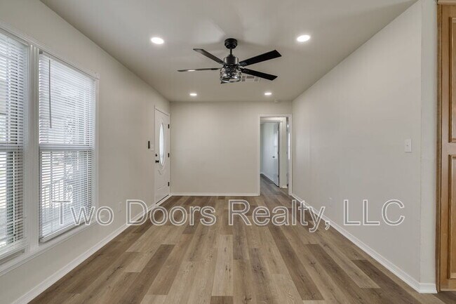 Building Photo - 2416 NW 40th St