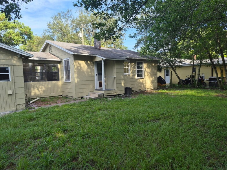 Building Photo - 2552 Treemont St