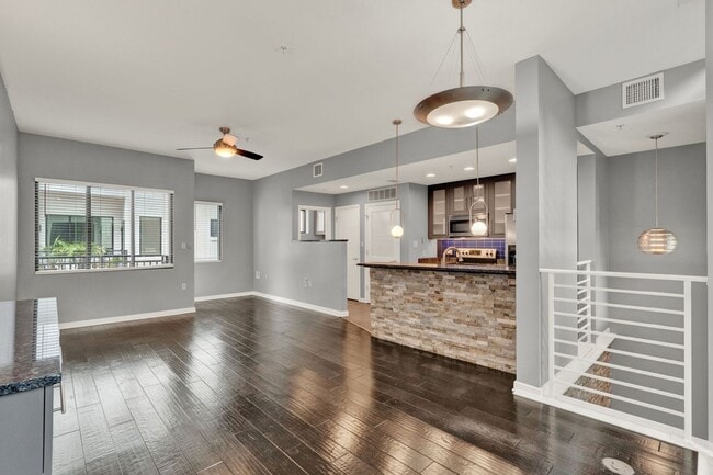 Building Photo - Luxury 2 Bedroom 2.5 Bath Townhome In Down...