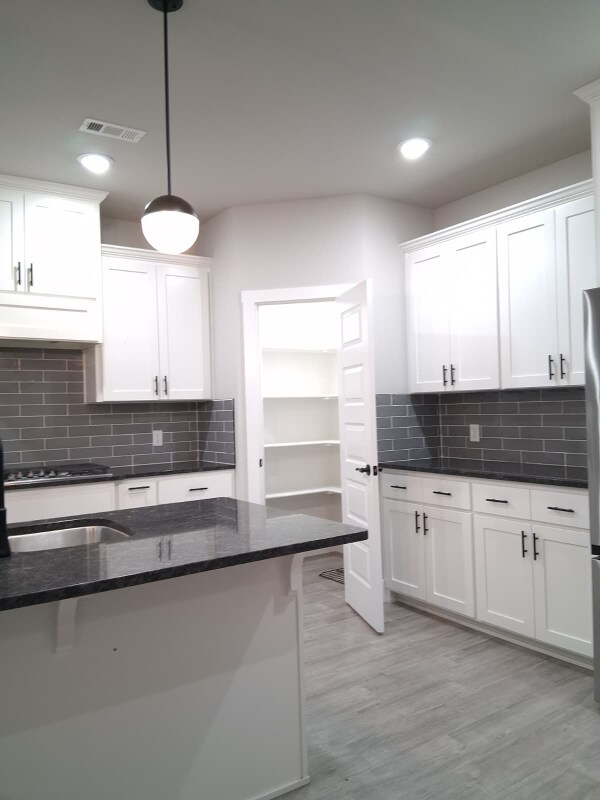 Building Photo - 1971 Edgewood Rd