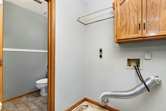 Building Photo - 1137 Dean Dr