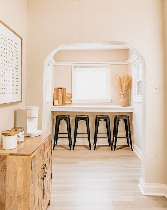 Building Photo - Cozy 2-Bedroom Home Near Sacred Heart, Shriners, and Deaconess