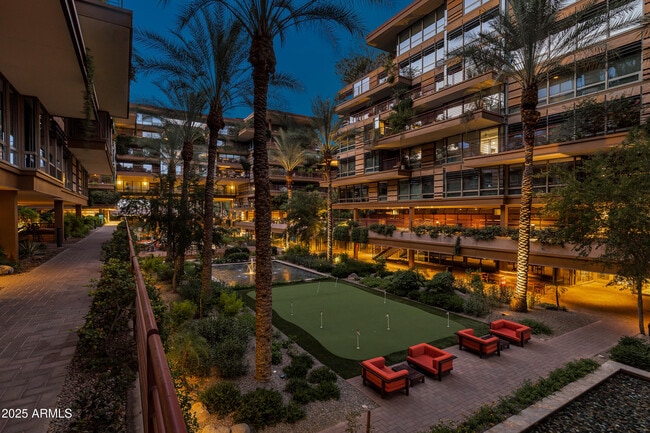 Building Photo - 7137 E Rancho Vista Dr