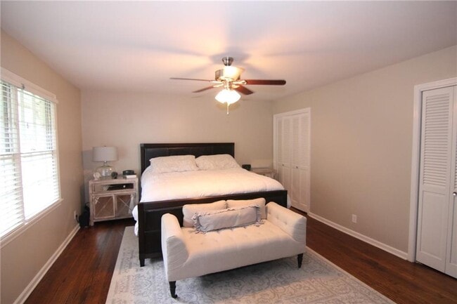 Building Photo - 3571 Sunderland Cir NE