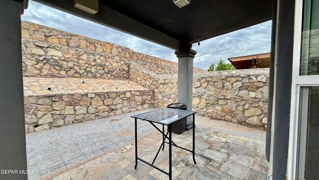 Building Photo - 633 Pete Payan Dr
