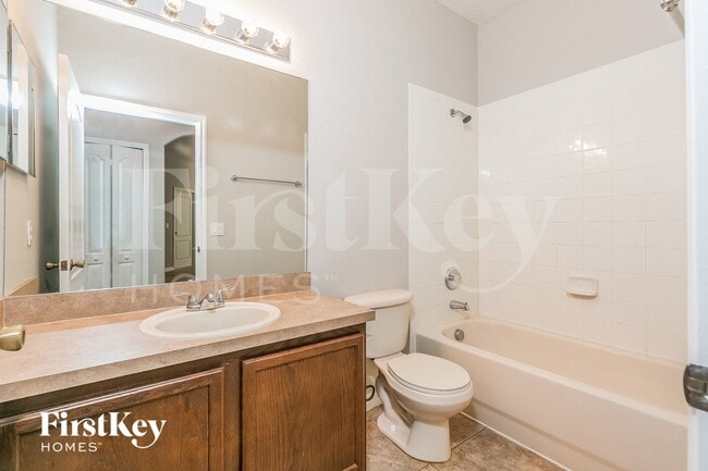 Building Photo - 1981 The Oaks Blvd