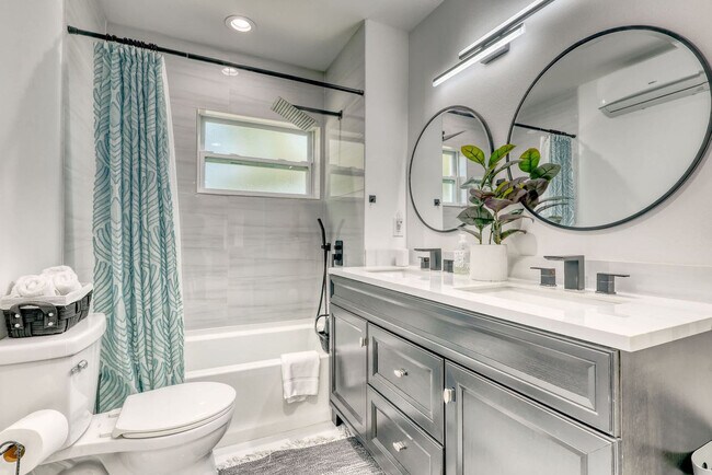 Building Photo - 106 Playmore Dr